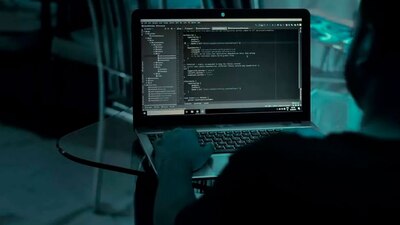 La FGR aseguró que ha solicitado órdenes de aprehensión por el uso de 'pegasus'