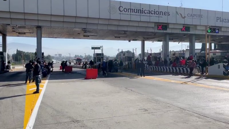 Paro Nacional CNTE: Maestros toman casetas de Cuernavaca, Puebla y Toluca