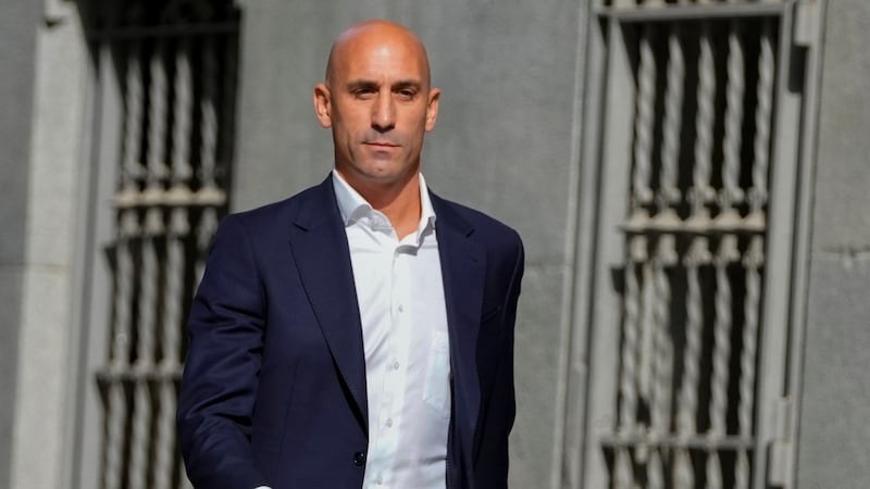 ¡Por besucón! Rubiales a juicio por besar a jugadora de futbol