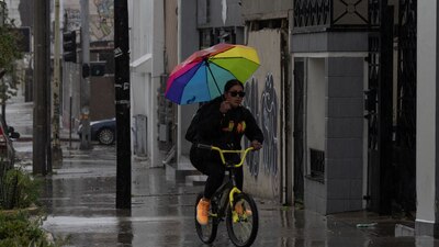 Una vaguada monzónica tendrá interacción con una zona de baja presión que está al sureste de Campeche