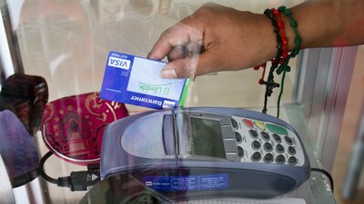 Algunos negocios cobran comisiones de entre el 5 y 6% del consumo total