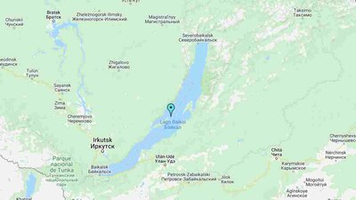 Es un lago de origen tectónico, situado en la región sur de Siberia