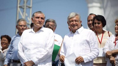 Andrés Manuel López Obrador junto al gobernador electo de Tabasco, Adán Augusto López