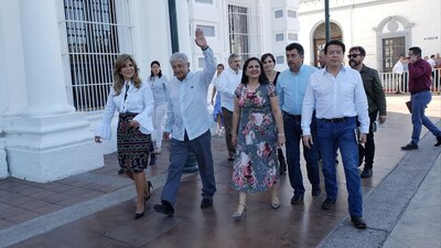 Además de encabezar un mitin, López Obrador se reunió con la gobernadora de la entidad