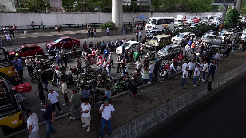 Gobierno llama al diálogo para evitar megabloqueos de agricultores y transportistas