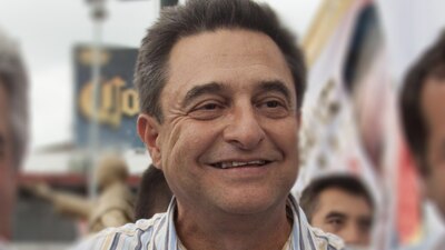 Era investigado por delitos electorales, tras aparecer en videos