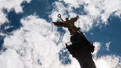 La nueva Constitución capitalina deberá estar terminada el 30 de enero de 2017