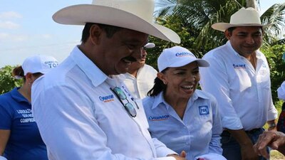 El alcalde se pidió un encuentro laboral con él (mismo) y su equipo