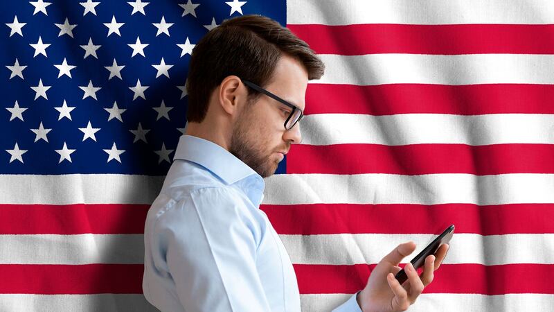 ¿Revisarán tu celular cuando vayas a EU?