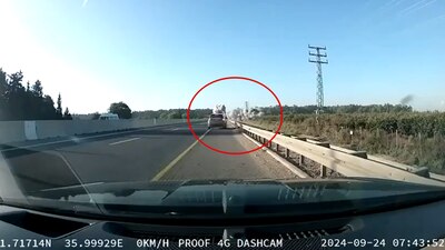 Un conductor alcanzó a frenar antes de que un misil se estrellara en la autopista