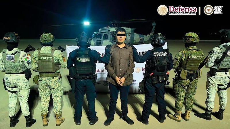 Detienen en Sinaloa a operador de Los Chapitos vinculado con secuestro y asesinato de mineros