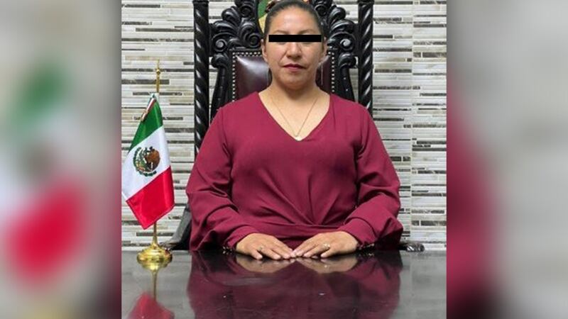 Detienen a la alcaldesa de Capulhuac; era buscada por golpear a una empleada del DIF en Edomex