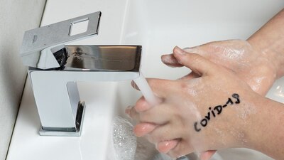 El virus puede vivir hasta por 9 horas en la piel humana