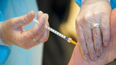 La aplicación de esta vacuna ha sido asociada a casos de trombosis