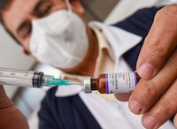 ¿Por qué las personas mayores de 50 años no son prioridad para la vacuna contra el sarampión?