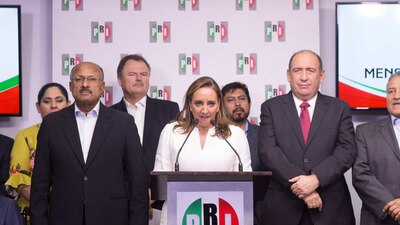 El PRI analiza cambiar hasta su nombre.