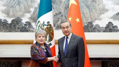 La canciller se reunió con Wang Yi y acordó estrechar lazos con China