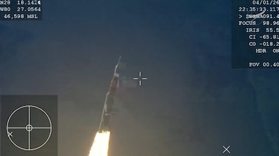 La misión Artemis 2 ha despegado rumbo a la Luna a las 0.35 desde el Centro Espacial Kennedy (Florida), en la primera misión en 50 años que se dirige al satélite.