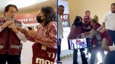 Una simpatizante de Ricardo Mejía quiso tomar el micrófono en un evento de Morena