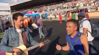 La banda de rock mexicana aprovechó su visita para interpretar algunos temas