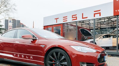 La planta de Tesla en China produjo más de la mitad de sus automóviles a nivel global en 2022
