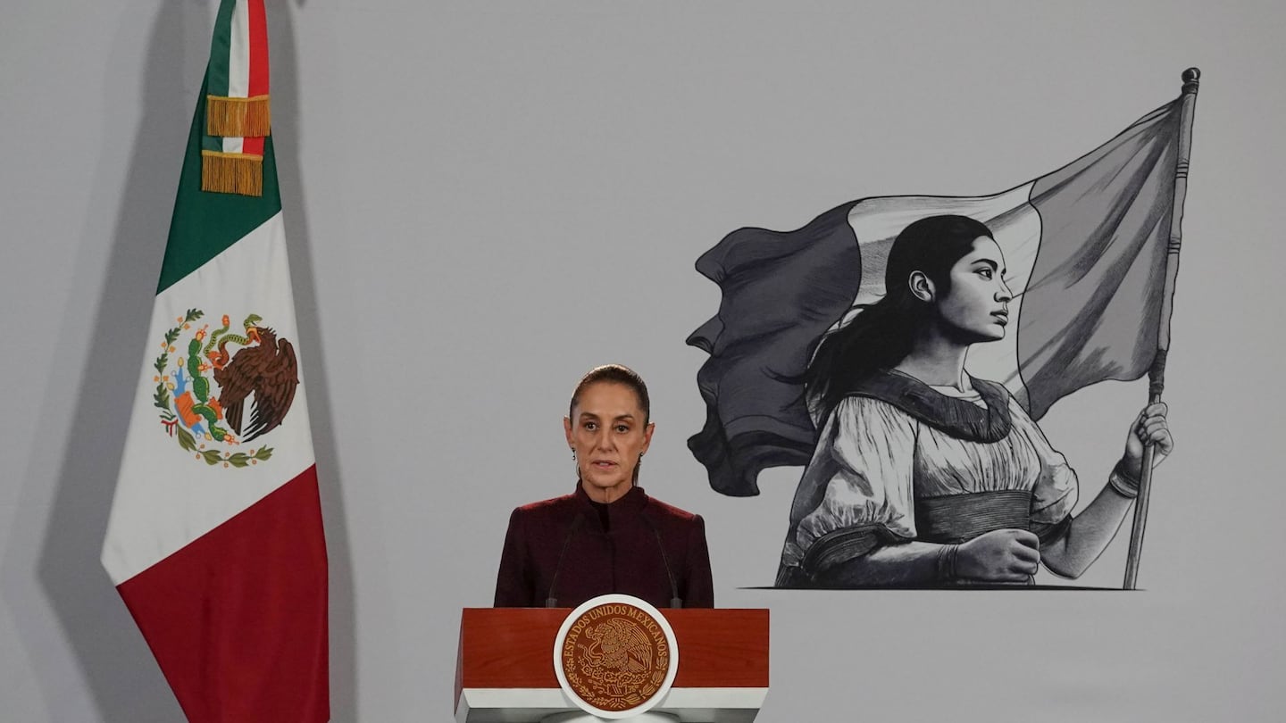 Sheinbaum asegura que médicos cubanos ganan lo mismo que los mexicanos