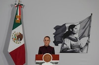 “Es totalmente falso”: Sheinbaum niega que médicos cubanos ganen más que los mexicanos