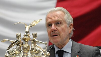 La polémica inició por la presencia de militares armados en el recinto legislativo de San Lázaro