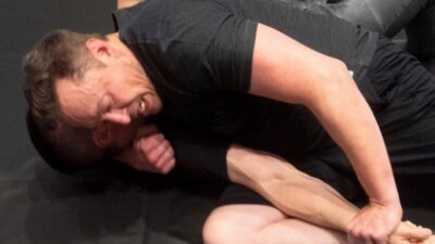 Se prepara para su combate