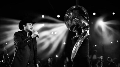 Julión Álvarez enfrenta una situación difícil para poder monetizar su música en Estados Unidos