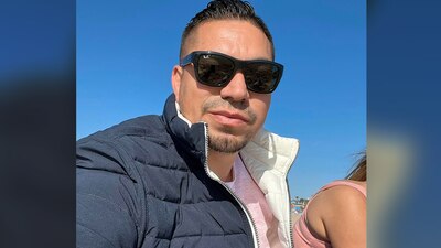 Héctor se fue a vivir a Estados Unidos, a fin de trabajar y obtener dinero para comprarse una casa.