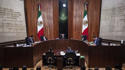 La Sala Superior del TEPJF concluyó que los argumentos del magistrado no tienen razón