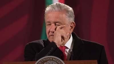 Explicó que hay un acuerdo entre él y sus hijos para no aceptar cargos mientras él sea dirigente.