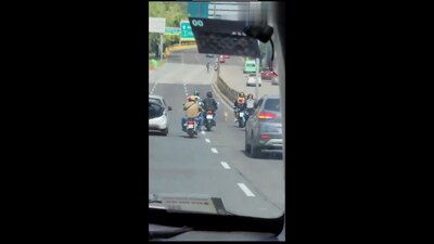 Los motociclistas condujeron a lado del 'lomito' que corría por Circuito Interior