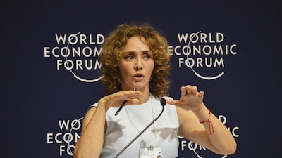 Quien fuera esposa de Jorge Vergara adeuda al SAT 944 millones 241 mil 587.23 pesos.