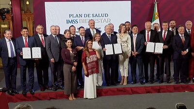 El Presidente encabezó la firma en Palacio Nacional