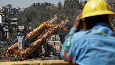 Esta madrugada, en el frente de obra número 23, una lanzadora de dovelas se desestabilizó y cayó