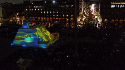 Los capitalinos se olvidaron por un momento del COVID-19 y asistieron a este espectáculo de luces