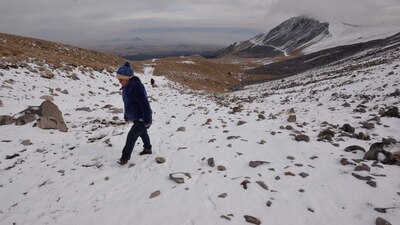 Segunda nevada del año en el volcán Xinantécatl, en el Estado de México