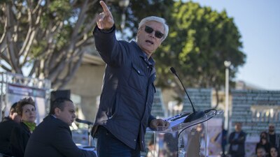 El mandatario estatal nuevamente se metió en problemas legales