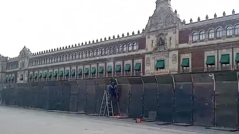 Blindan Palacio Nacional con vallas de 3 metros previo a marchas