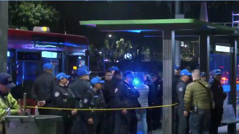 Muere pasajero tras desvanecerse dentro de una unidad del Metrobús CDMX en la Línea 7