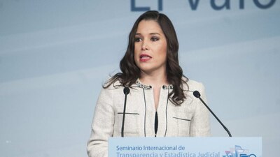 La ahora excomisionada de Transparencia aparece en sexto lugar de la lista de 'pluris' a San Lázaro por el PRI
