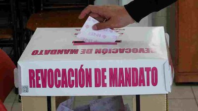 AMLO acusó la violación de los principios de legalidad y certeza jurídica por parte del INE