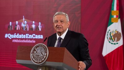 El mandatario pidió al movimiento feminista que se manifieste de manera pacífica