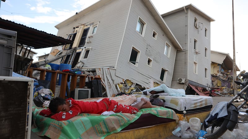 Nueva réplica sísmica sacude a Venezuela; suman mil 719 fallecidos por terremotos