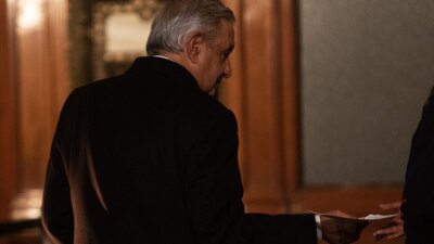 El presidente realiza su trabajo de manera remota en lo que sale del COVID