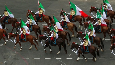 El desfile incluyó la participación de más de ocho mil elementos de las Fuerzas Armadas