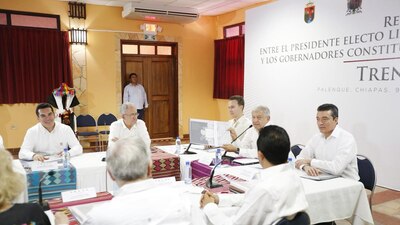 AMLO y los gobernadores por donde pasará el Tren Maya
