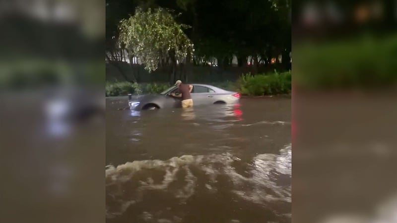 Fuerte lluvia golpea el sur de la CDMX con inundaciones en Tlalpan y Periférico
